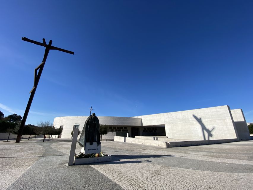 Lisbon: Fátima, Batalha, Nazaré & Obidos Small-Group Tour - Price and value: what $48 gets you, and what you’ll pay separately