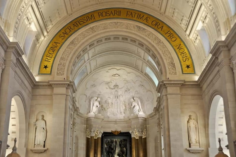 Lisbon: Fátima Sanctuary & Little Shepherds' Village - Chapel of the Apparitions, silence you can actually feel