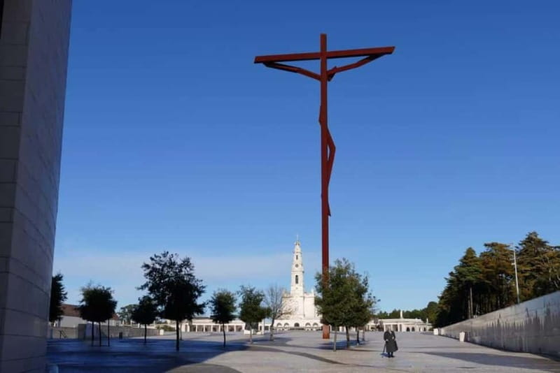 Lisbon: Fátima Sanctuary & Little Shepherds' Village - Mass at Fátima, included and scheduled into the day