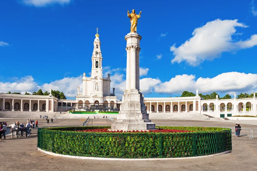 Lisbon: Fátima & The Shepherd Children Home Self-Guided Tour - Fátima Sanctuary: structured time, self-guided wandering
