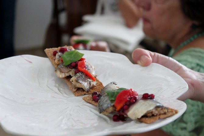 Lisbon: Food and Culture 3-Hour Walking Tour - Casa do Alentejo palace dining, bread and herbs from south Portugal