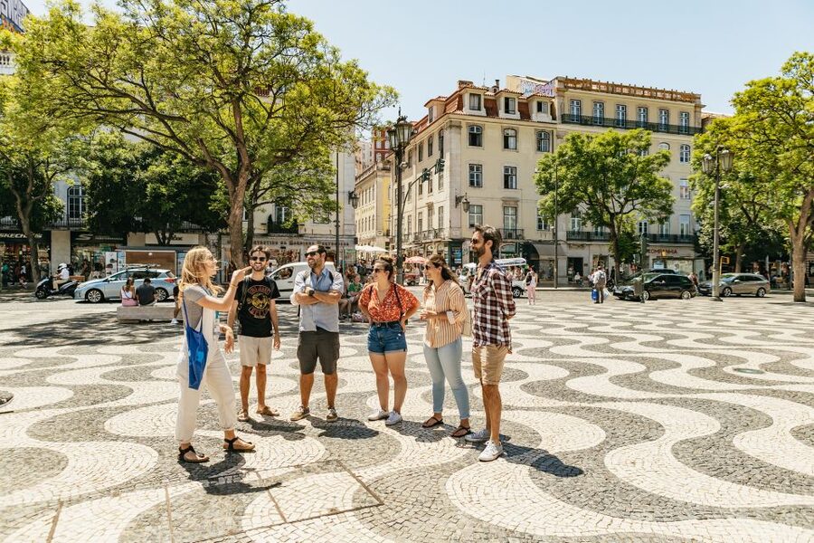 Lisbon: Food and Wine Small Group Walking Tour - Vinho Verde and codfish cake: the smart way to start Lisbon flavors