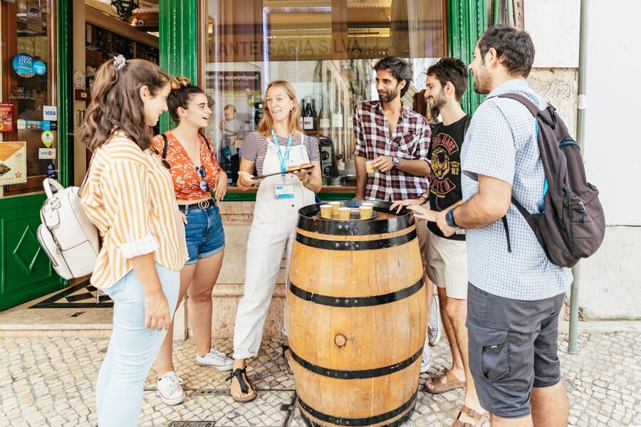 Lisbon: Food and Wine Small Group Walking Tour - The 3-hour flow: how you cover Lisbon without sprinting