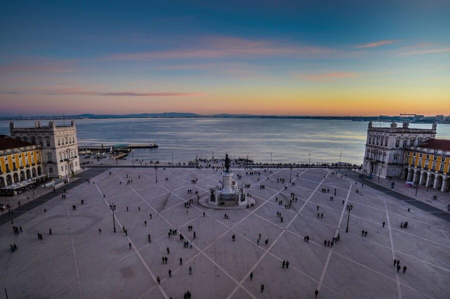 Lisbon: Full-Day City Tour with Cable Car Ride - Belém’s Age of Discoveries: Jerónimos Monastery, Belém Tower, and the ship-prow monument