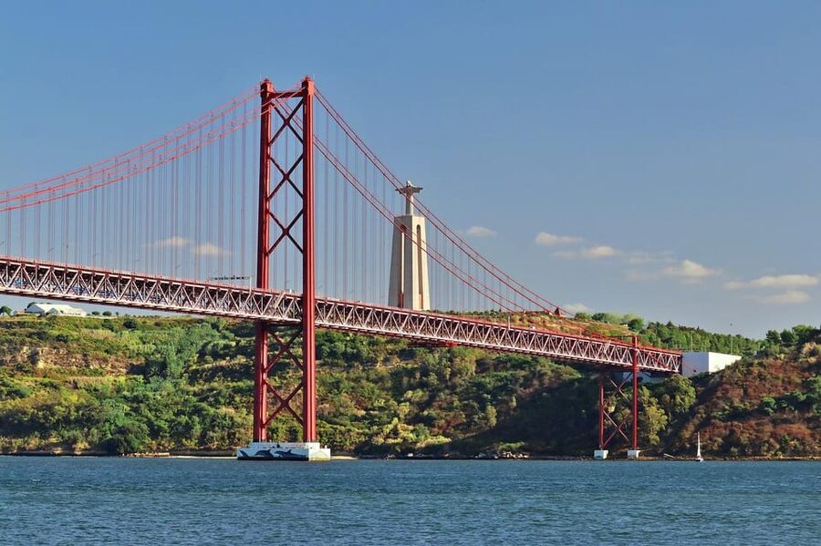 Lisbon: Guided Eco Tuk Tuk sightseeing tour - Rossio Square and Santa Justa Lift: the quick context stops that pay off later