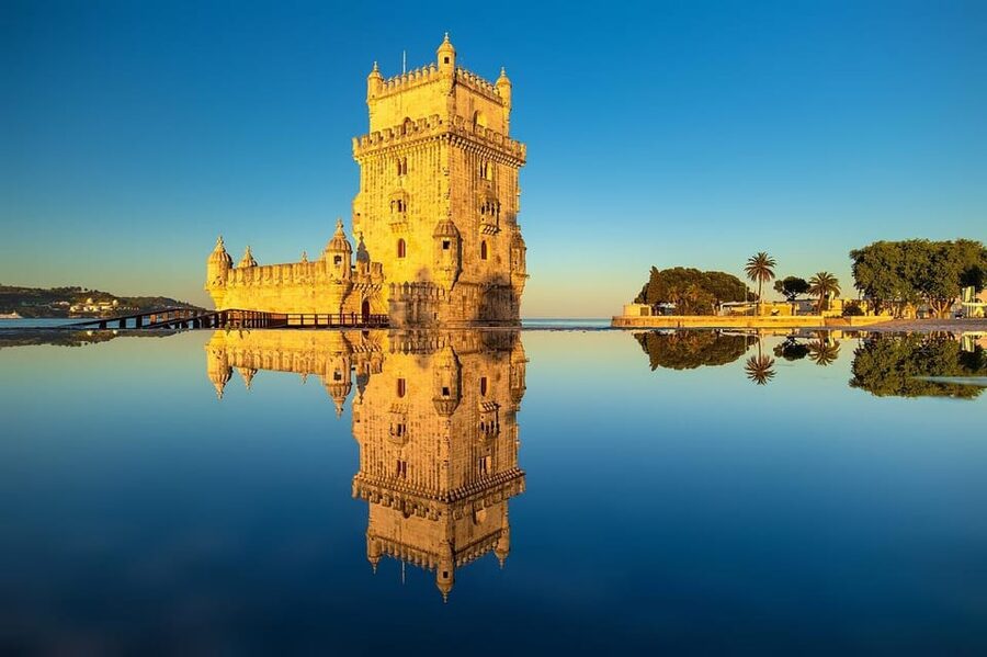 Lisbon: Guided Eco Tuk Tuk sightseeing tour - Private group comfort: why up to 5 people feels like the sweet spot