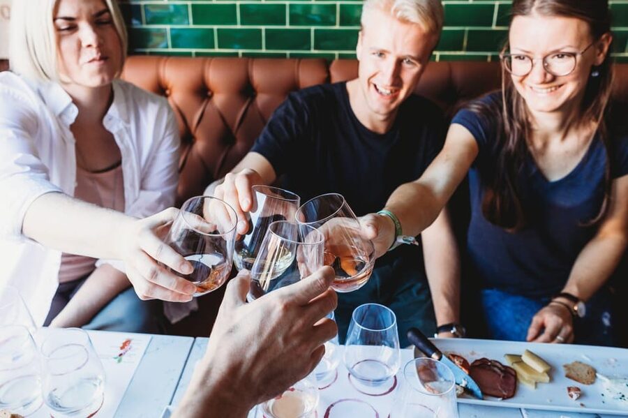 Lisbon: Guided Port Wine Tasting Apéritif/Digestif - From the Vine in Lisbon: where the tasting starts and how it feels