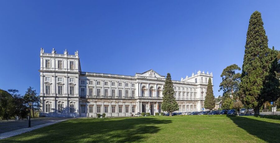 Lisbon: Half-Day City Tour - Jerónimos Monastery: where Manueline details take over