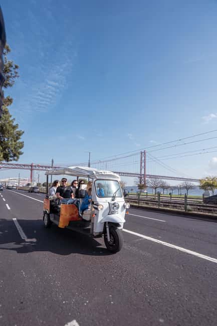 Lisbon Highlights: Private Tuk Tuk Sightseeing City Tour - Pastéis de Belém skip-the-line: how to handle the sweet stop