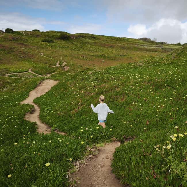 Lisbon: Hike on the Edge of Europe - Cabo da Roca: Western Edge Views, Lighthouse Moments, and Legends