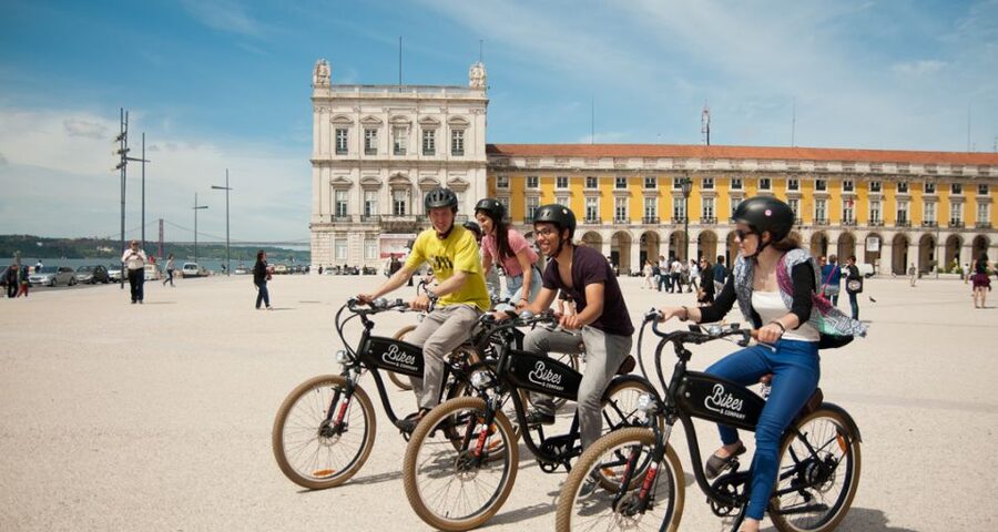 Lisbon: Hills, Alfama, and Mouraria Tour by Electric Bike - Meeting at Boost Portugal and learning your e-bike in minutes