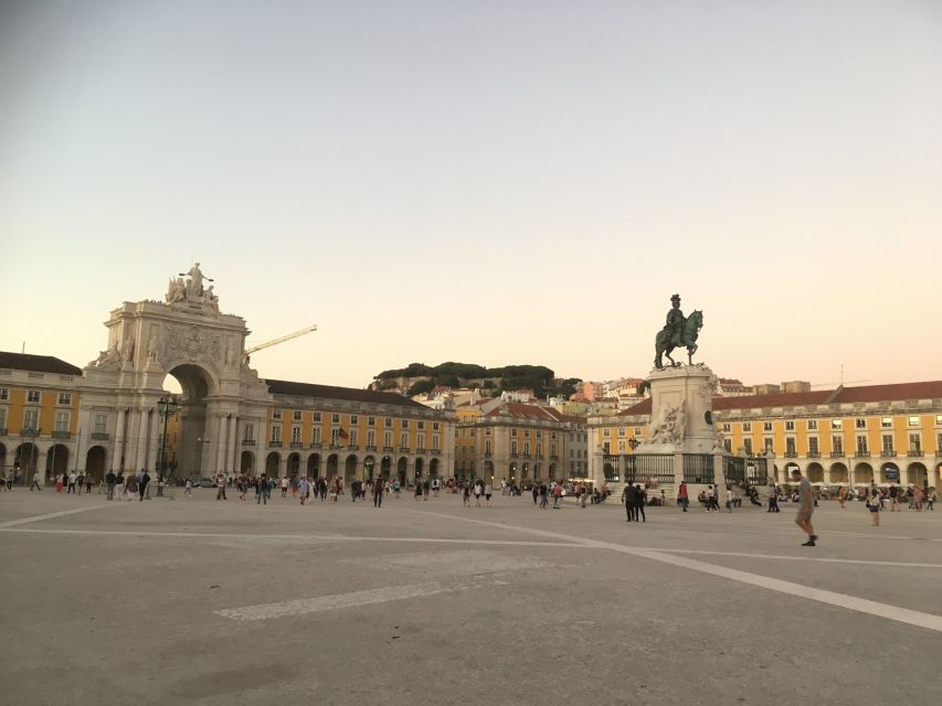 Lisbon: Hills, Alfama, and Mouraria Tour by Electric Bike - Should you book this Lisbon hills and Alfama electric bike tour?