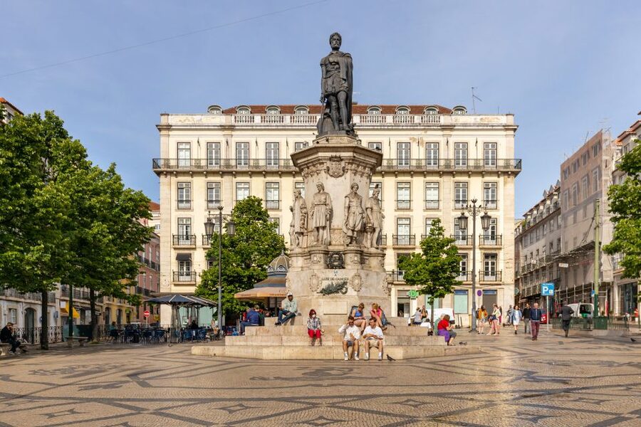 Lisbon: History, Stories and Lifestyle Walking Tour - Trams to Portas do Sol, a quick ride that changes the whole feel