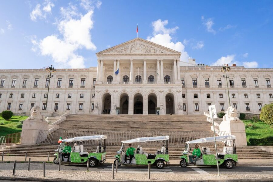 Lisbon Iconic Highlights in 2H00 : Private Tuk-Tuk Tour - Key things that make this Lisbon tuk-tuk tour worth it