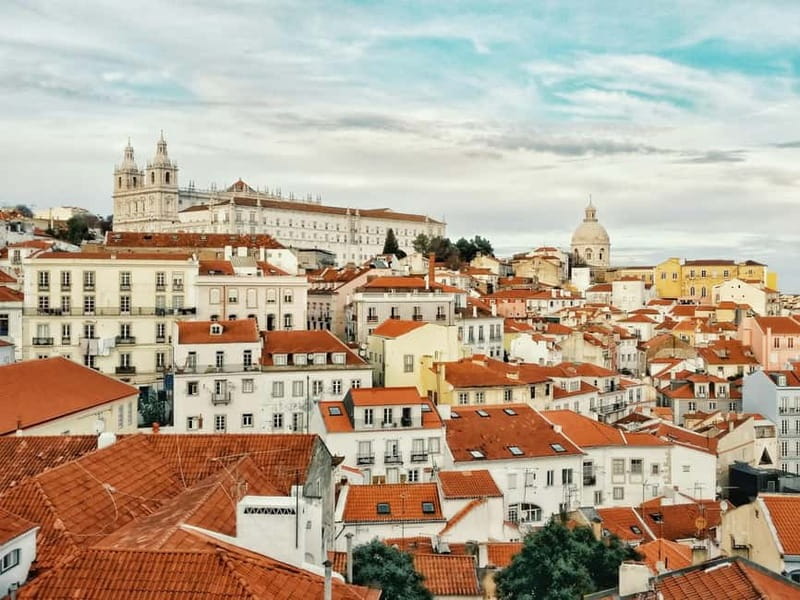 Lisbon: Iconic Landmarks Walking Tour - Santa Justa Lift Photo Stop, Rooftops and Perspective in One Quick Moment