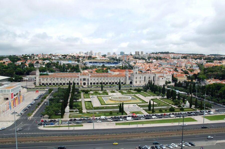 Lisbon: Jerónimos Monastery E-Ticket and Audio Guide - Tombs to look for: Vasco da Gama and Fernando Pessoa
