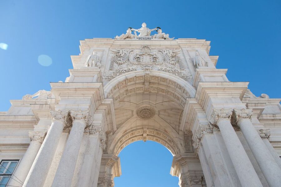 Lisbon: Jewish History Private Tour - Chiado’s influential Jewish families, then Carmo Square