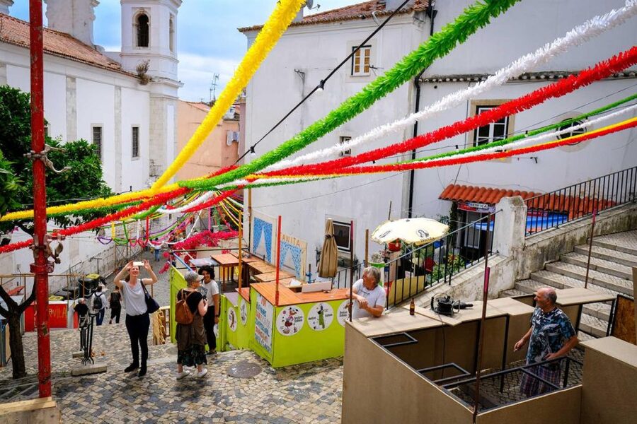 Lisbon: Jewish Quarter Guided Walking Tour - Baixa and forced conversions: the painful political layer
