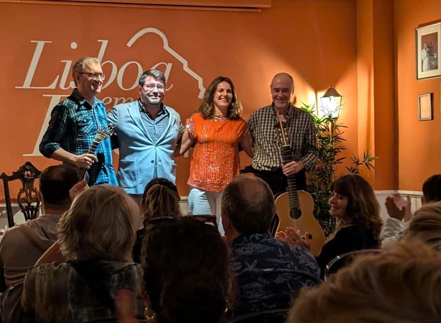 Lisbon: Live Fado Show with Port Wine at Lisboa em Fado - The storytelling engine: English support with Portuguese subtitles