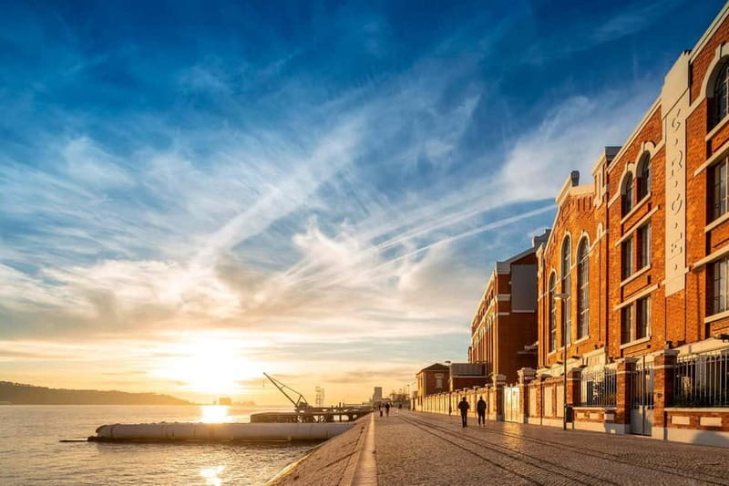 Lisbon: MAAT Gallery and MAAT Central Entry Tickets - Photography, guided tours, and how to get more from the art