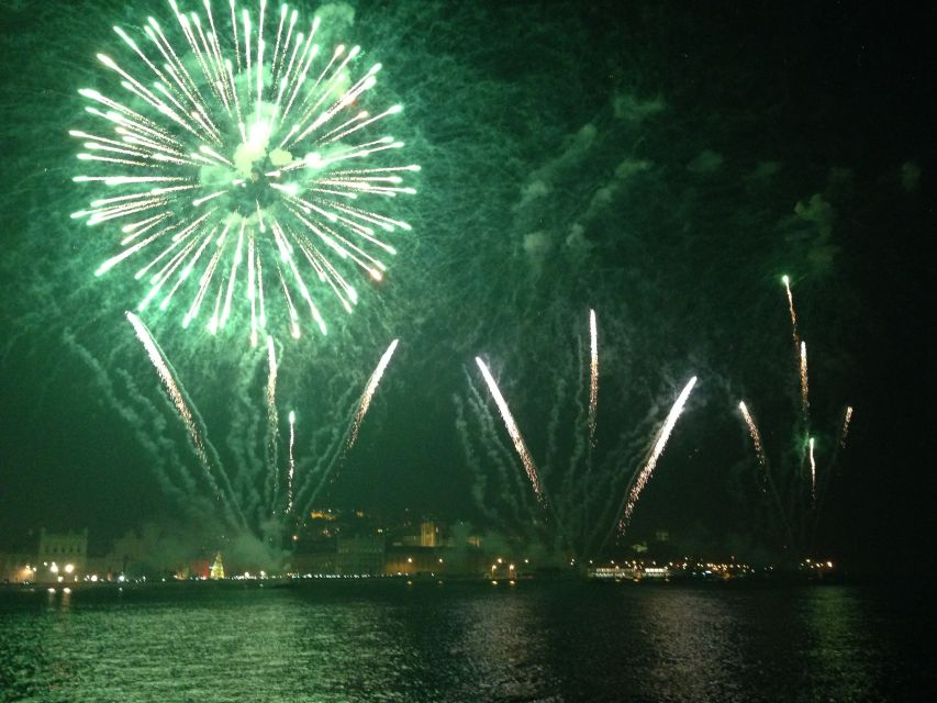 Lisbon: New Year’s Eve Fireworks Tagus River Sailing Cruise - Why a Tagus River sailing cruise makes New Year’s Eve feel special