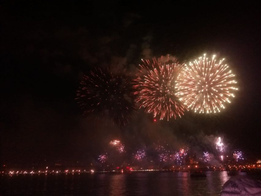 Lisbon: New Year's Eve Tagus River Cruise with Open Bar - What to Bring, and What to Wear for a Cold River Night