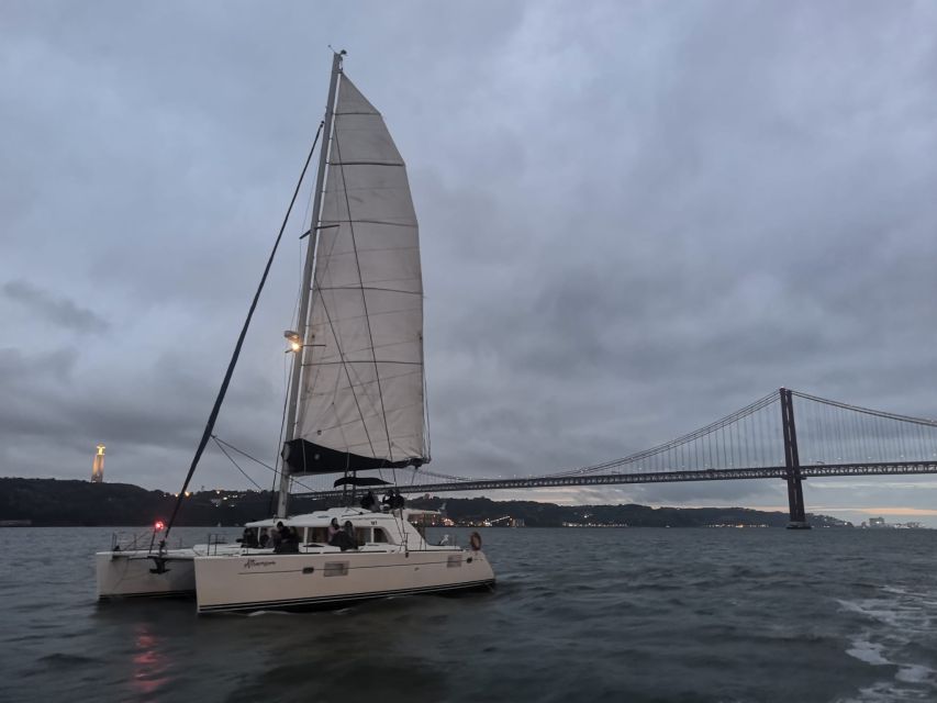 Lisbon: New Year's Eve Tagus River Cruise with Open Bar - Blue Skipper Snacks & Drinks: Getting On Board Without Stress