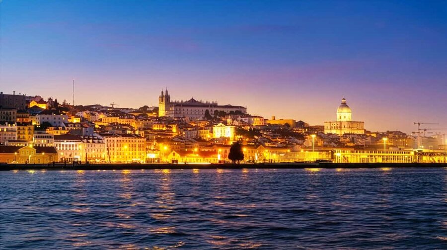 Lisbon Night Cruise: Illuminated Sights on the Tagus River - Comfort, rules, and accessibility notes to keep your evening smooth