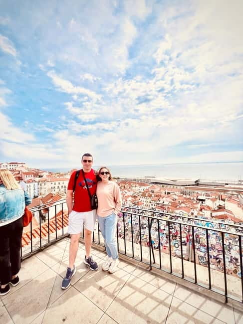Lisbon Old Town Tuk Tuk Top Experience - Lisbon Cathedral Stop: First Big Landmark, Quick and Useful