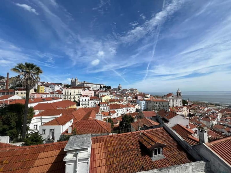 Lisbon Old Town Tuk Tuk Top Experience - São Vicente de Fora and Santa Engracia: Monuments and Photo Opportunities