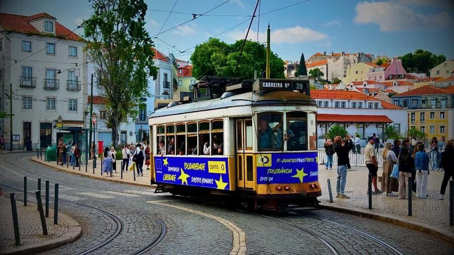Lisbon: Old Town Tuk-Tuk Tour - Electric tuk-tuk value for Lisbon’s medieval streets
