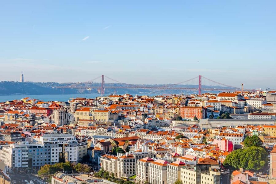 Lisbon on a Tuk Tuk Tour: History & Viewpoints - Pickup Points, Meet Timing, and How You Start Smoothly