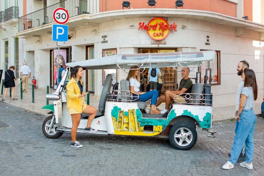Lisbon on a Tuk Tuk Tour: History & Viewpoints - Chiado and Largo do Carmo: Tiled Streets, Shops, and a Nice Pause