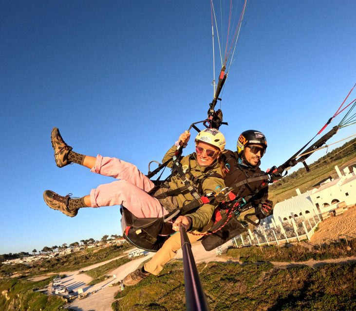 Lisbon: Paragliding Tandem Flight - Gear and clothing: what you should wear so the flight feels easy