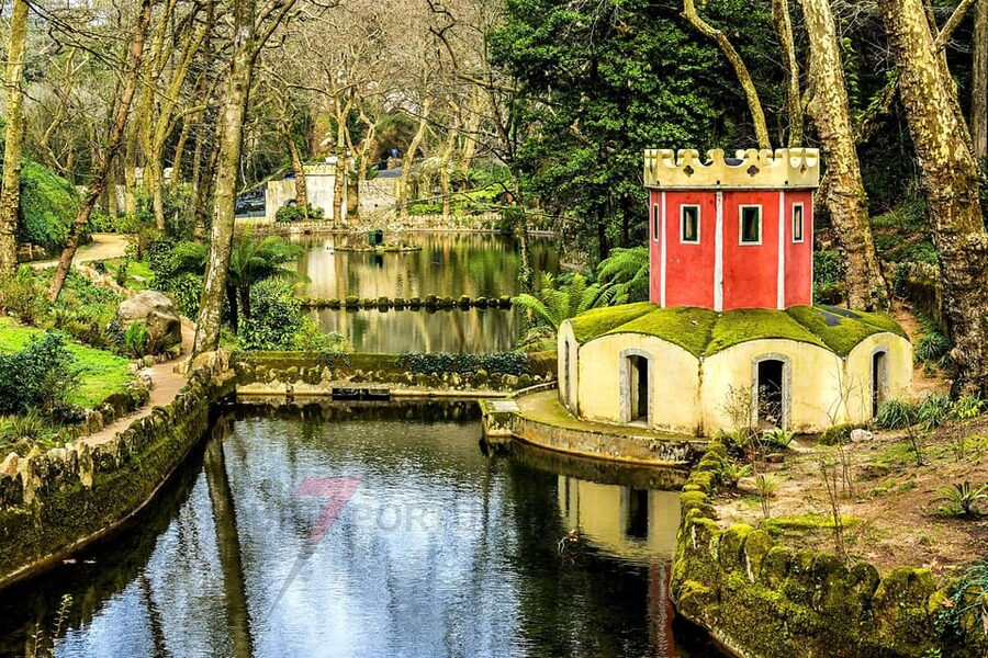Lisbon: Pena Palace, Moorish Castle, Qta. Regaleira & Sintra - Pena Palace gardens and the 11:00 am entry slot