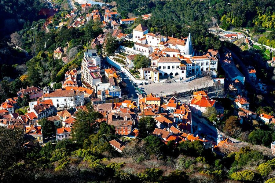 Lisbon: Pena Palace, Qta Regaleira, Moorish Castle & Cascais - Timing, Walking, and Who Should Book (and Who Should Skip)
