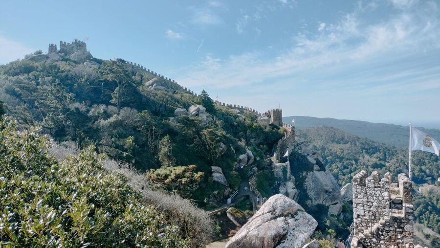 Lisbon: Pena Palace, Qta Regaleira, Moorish Castle & Cascais - Moorish Castle vs. Regaleira: Two Different Kinds of Magic