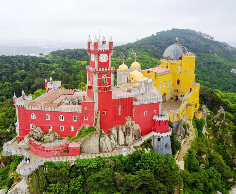 Lisbon: Pena Palace, Sintra, Roca & Cascais by Van - Pena Palace and Sintra viewpoints, without the indoor rush