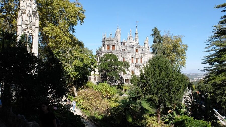 Lisbon: Pena, Regaleira & Atlantic Coast Tour with a Local - Price and value: why $76 can make sense here