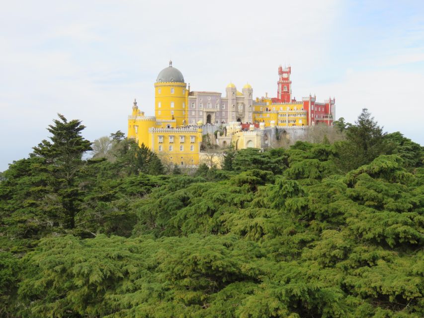 Lisbon: Pena, Regaleira & Atlantic Coast Tour with a Local - The walking reality: plan for hills and a full-day pace