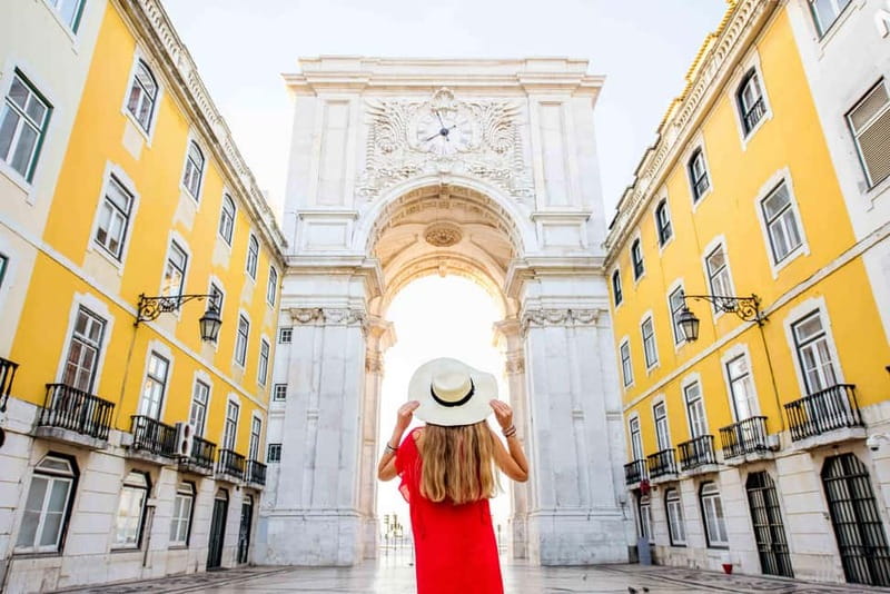 Lisbon Photoshoot - What your photographer does during the shoot (the part that changes everything)
