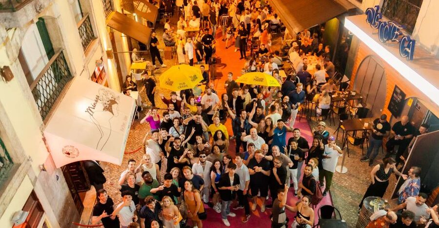 Lisbon PinkStreet Pubcrawl: 1hOpen Bar, Shots,VIP Club Entry - Pink Street after dark: what makes this stop work
