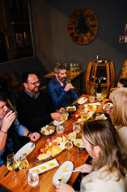 Lisbon: Premium Wine and Tapas Tasting Session - What you eat and drink: 5 wines and the kind of boards Lisbon is famous for