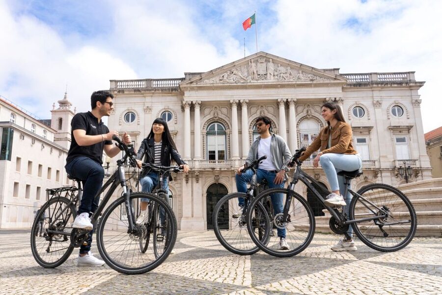 Lisbon: Private Boat Trip, Guided Walking Tour, Bike & Tram - Price and value: what $206 buys you in real time