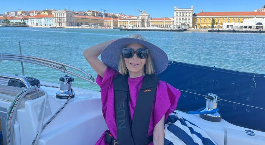 Lisbon: Private Boutique Boat Tour – Sail in Style - Meeting HYPAFAMILY and Getting Comfortable on Board
