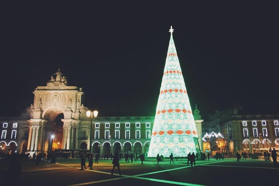 Lisbon: Private Christmas Lights Tour by Eco Tuk Tuk - The festive start near Cais do Sodré, then into Chiado