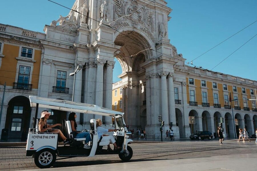 Lisbon: Private Christmas Lights Tour by Eco Tuk Tuk - Included features that make the tour feel worth it