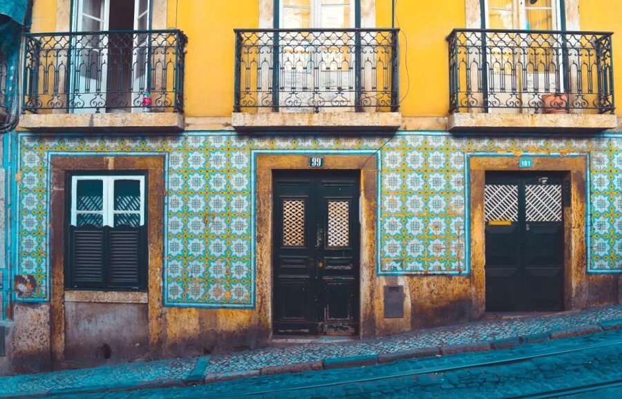 Lisbon: Private Expert City Tour by Eco Tuk Tuk - Where you meet: Time Out Market area vs cruise port drop-offs