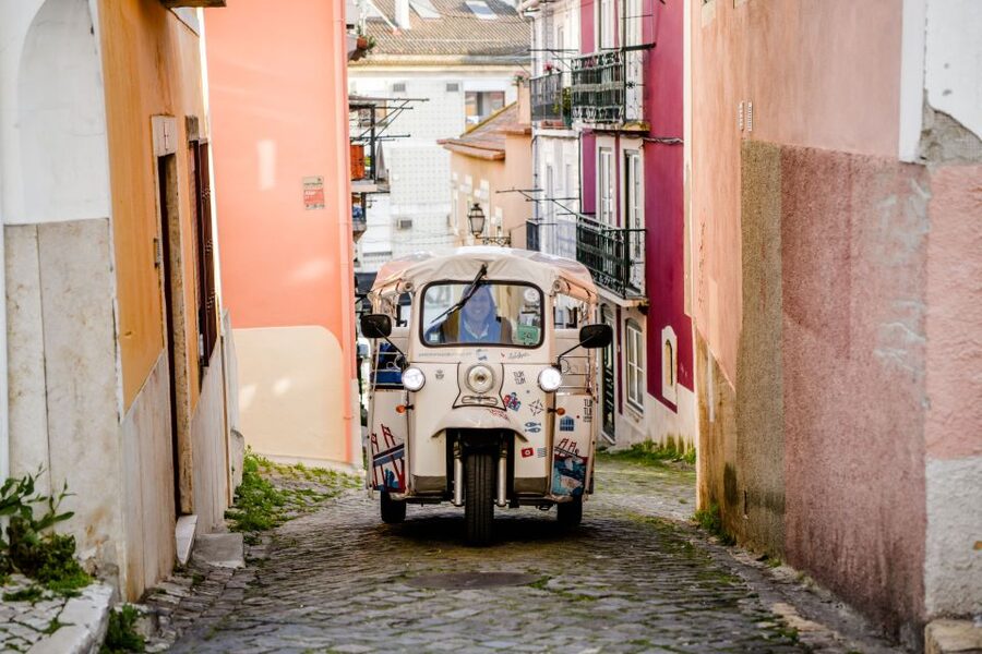 Lisbon: Private Food & Wine City Tour by Eco Tuk Tuk - Lisbon Cathedral and the first big viewpoint: getting oriented fast
