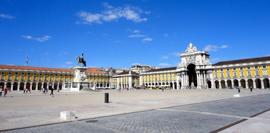 Lisbon: Private Full Day City Tour - Rossio, Baixa de Lisboa, and Bairro Alto, old streets plus real city life